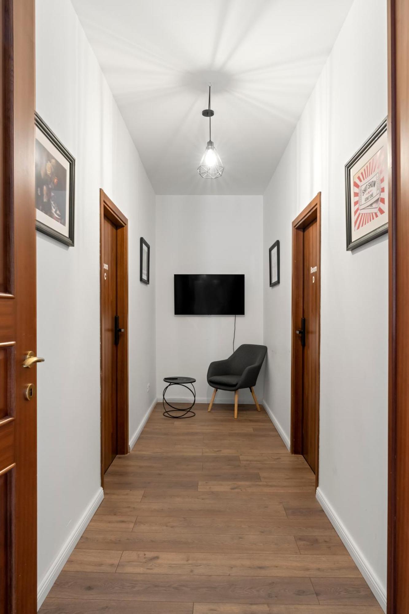 Nest Boutique Hostel บูคาเรสต์ ภายนอก รูปภาพ