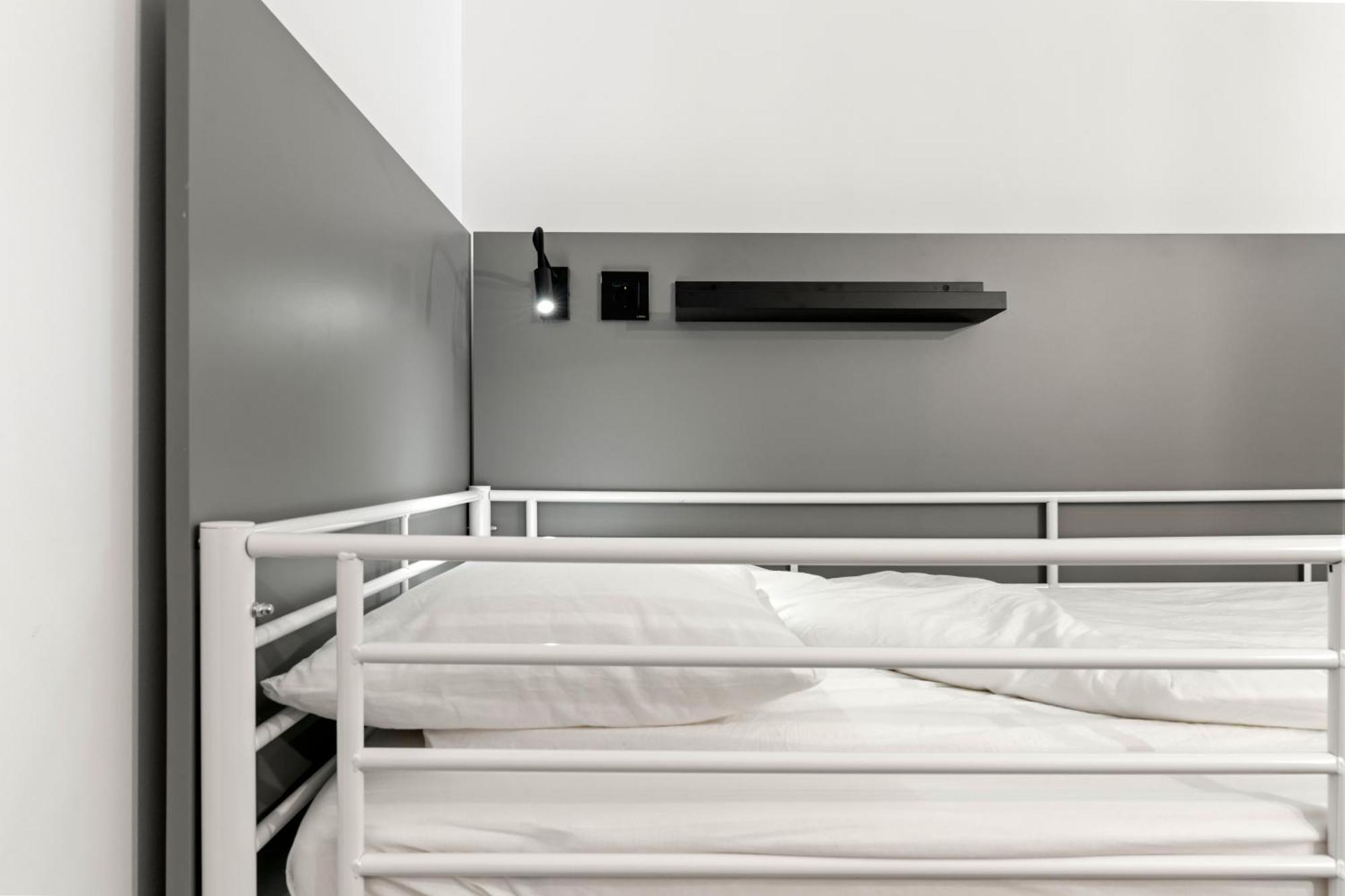 Nest Boutique Hostel บูคาเรสต์ ภายนอก รูปภาพ